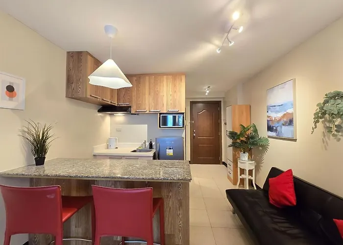 Citispace 1br Condotel At Ridgewood Towers Near Bgc Airport #rw16a