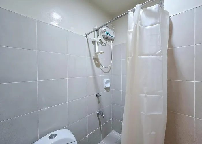 Citispace 1br Condotel At Ridgewood Towers Near Bgc Airport #rw16a Manila