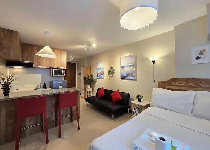 Citispace 1br Condotel At Ridgewood Towers Near Bgc Airport #rw16a Manila